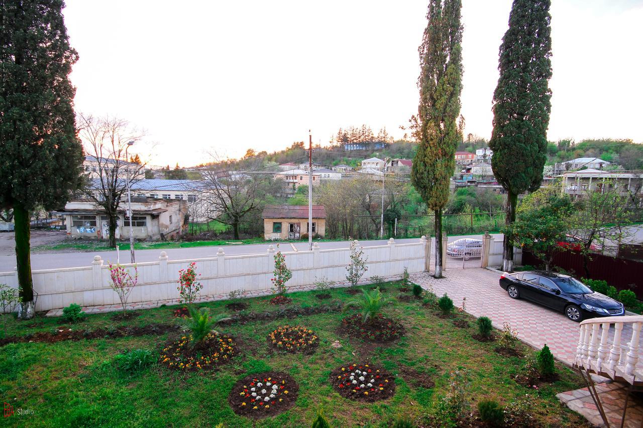 Green Garden Guest House Tskaltubo Buitenkant foto